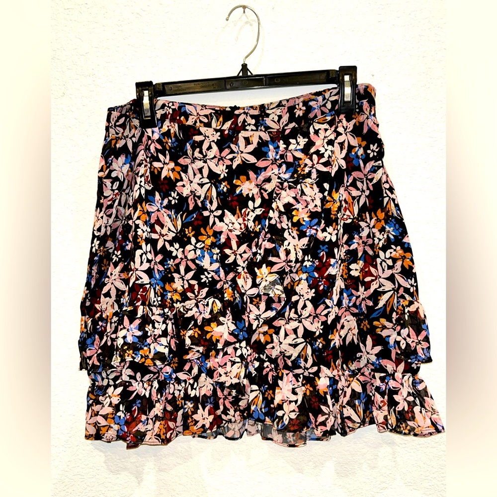 Chloe Oliver Floral Ruffle Asymmetrical Mini Skirt NWT Size Large